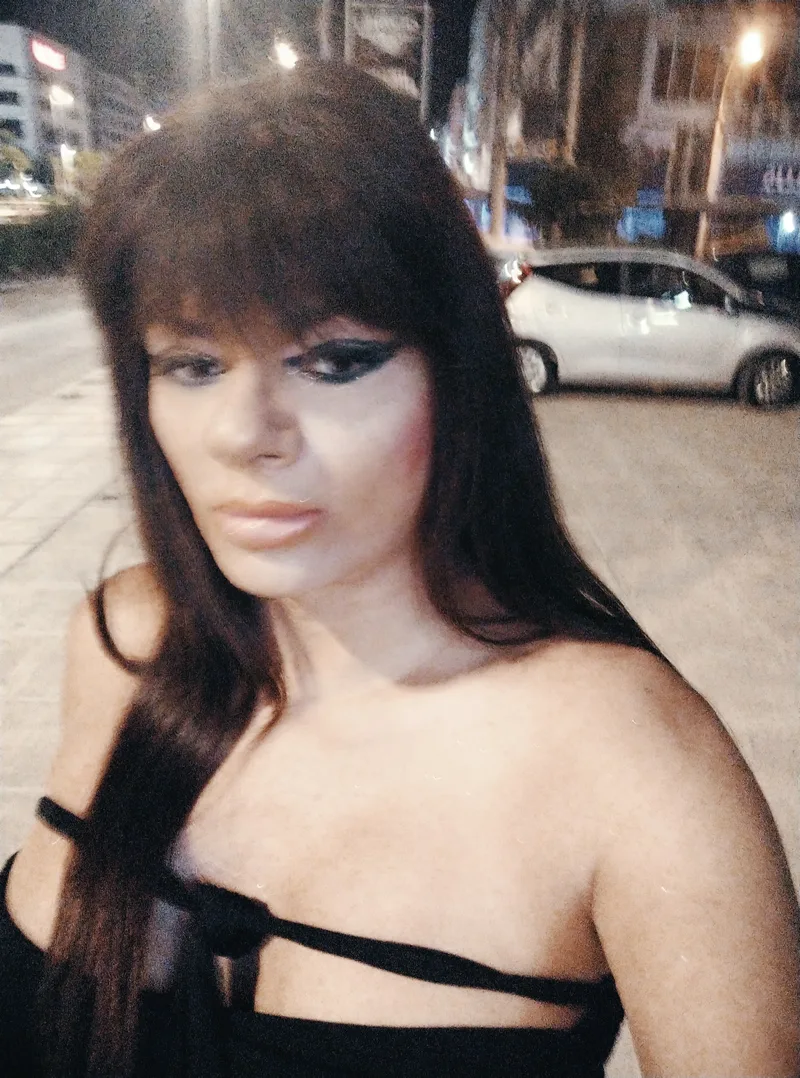 Έλα ΕΦΗ, trans escort Αθήνα
