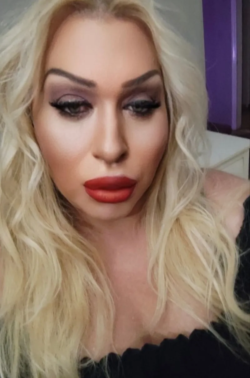 JOYLIA BLOND, trans escort Αθήνα